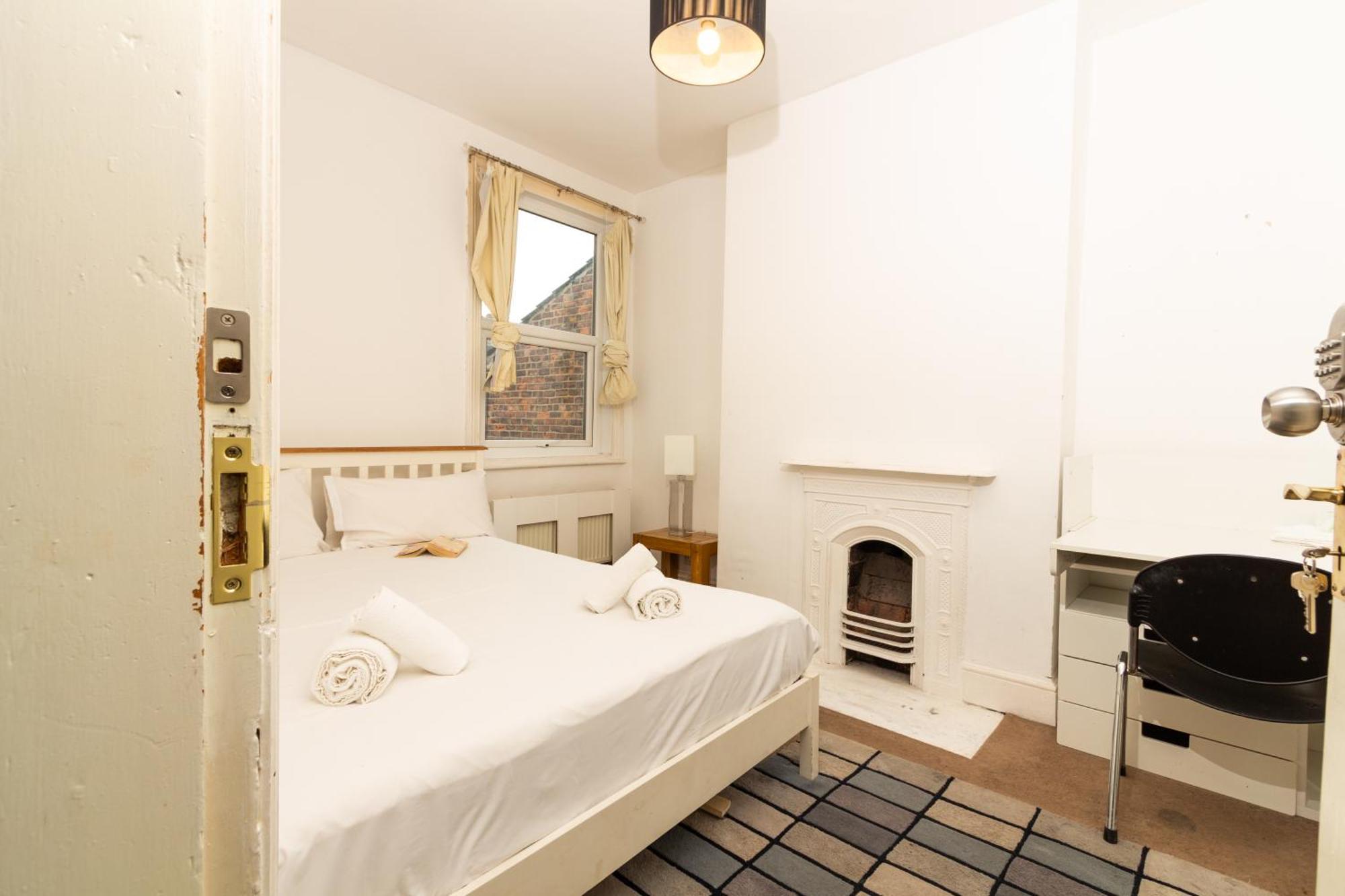 Lovely Private Rooms Near Mcr Centre Манчестер Экстерьер фото