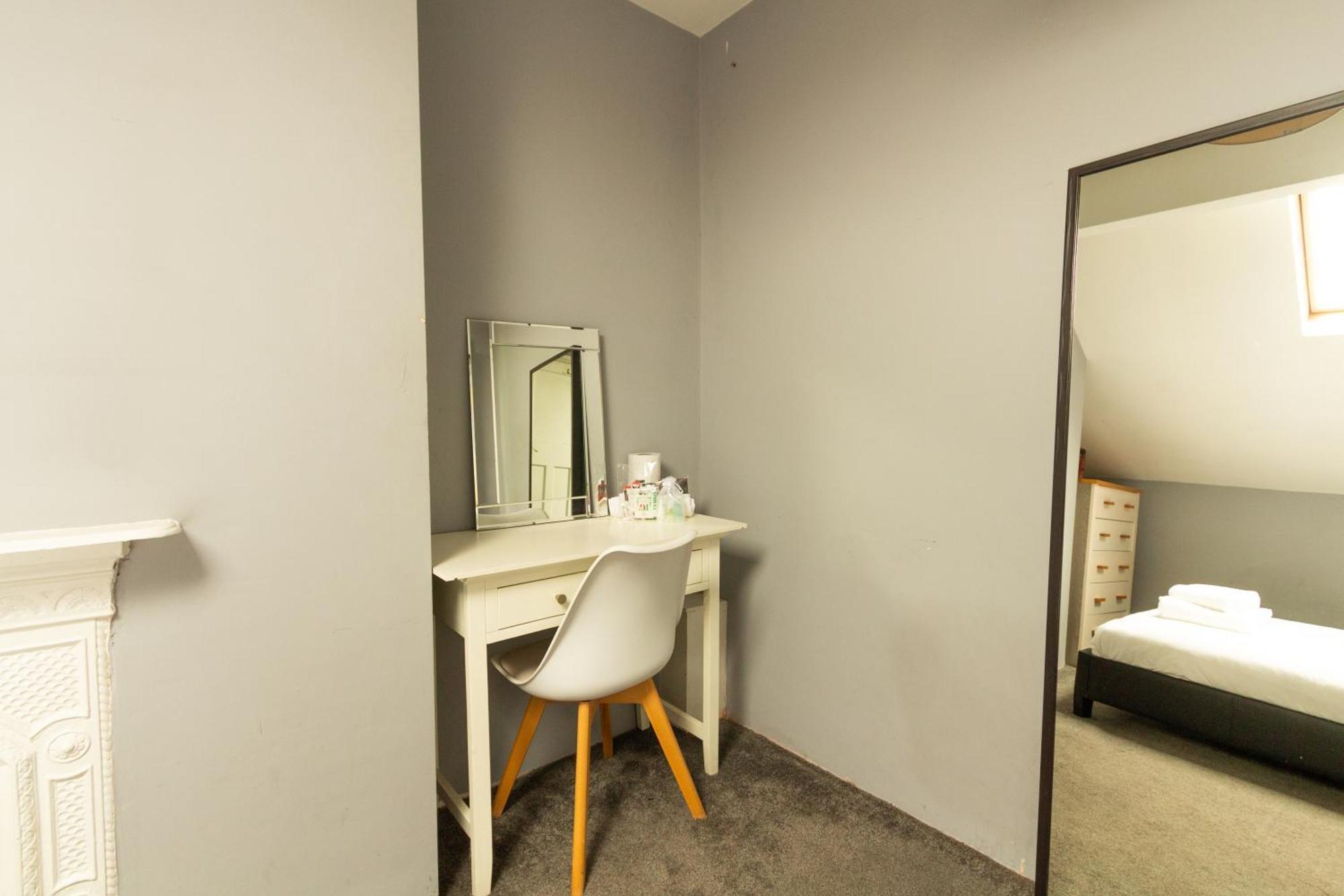 Lovely Private Rooms Near Mcr Centre Манчестер Экстерьер фото